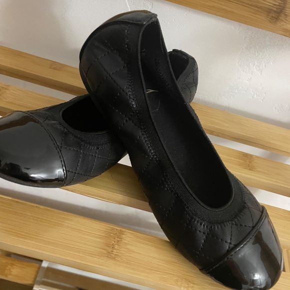 Black Slip on shoes never worn - Picture 5 of 8